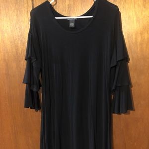 Quarter sleeve black dress